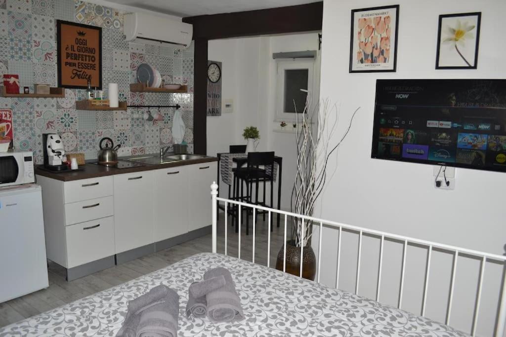 Casa Mya - Studio Flat ナポリ エクステリア 写真